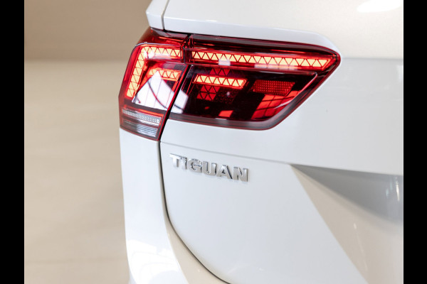 Volkswagen Tiguan 2.0 TSI 4Motion 2x R-Line / 230pk / Panorama dak / Rondomzicht camera / Dynaudio /