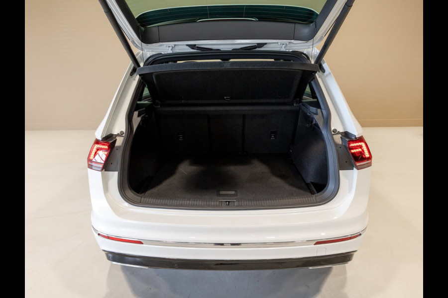 Volkswagen Tiguan 2.0 TSI 4Motion 2x R-Line / 230pk / Panorama dak / Rondomzicht camera / Dynaudio /