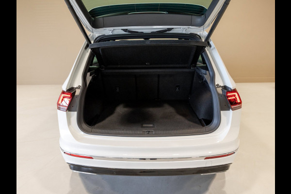 Volkswagen Tiguan 2.0 TSI 4Motion 2x R-Line / 230pk / Panorama dak / Rondomzicht camera / Dynaudio /