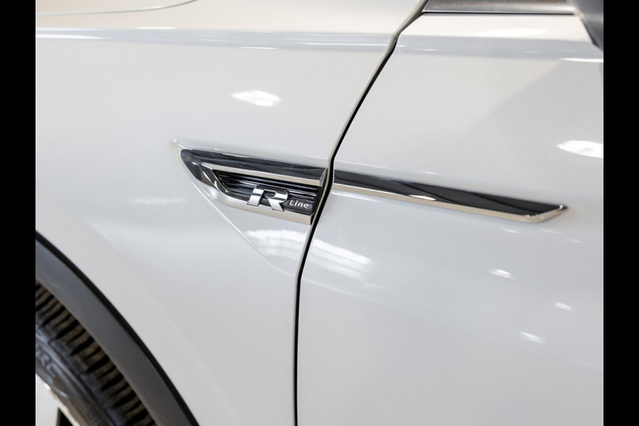 Volkswagen Tiguan 2.0 TSI 4Motion 2x R-Line / 230pk / Panorama dak / Rondomzicht camera / Dynaudio /