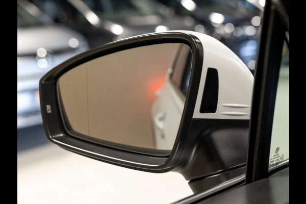 Volkswagen Tiguan 2.0 TSI 4Motion 2x R-Line / 230pk / Panorama dak / Rondomzicht camera / Dynaudio /