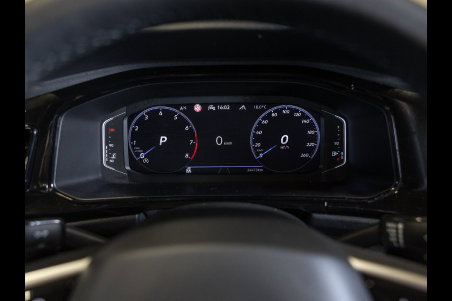 Volkswagen T-Roc Cabrio 1.5 TSI R-Line / 150pk / Beats / Leder / Achteruitrij camera / Stoel en stuur verwarming /