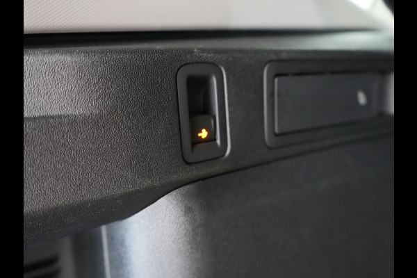 Volkswagen Tiguan 1.5 eHybrid Elegance 204pk Plug In Hybrid | Panodak | Trekhaak af Fabriek | Adaptive Cruise | Head Up | 360 Camera | Alcantara Sportstoelen Massage | 20"L.M | IQ Light | Keyless |