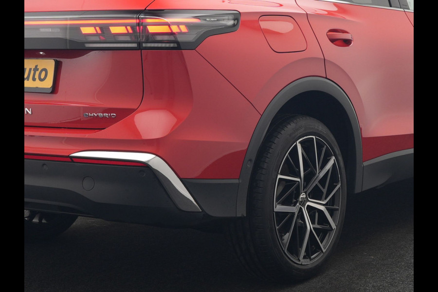 Volkswagen Tiguan 1.5 eHybrid Elegance 204pk Plug In Hybrid | Panodak | Trekhaak af Fabriek | Adaptive Cruise | Head Up | 360 Camera | Alcantara Sportstoelen Massage | 20"L.M | IQ Light | Keyless |