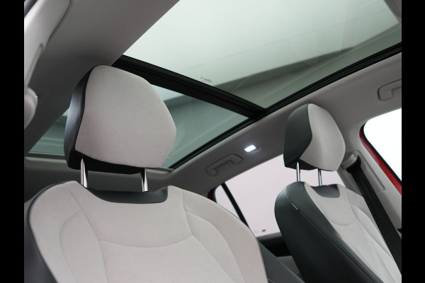 Volkswagen Tiguan 1.5 eHybrid Elegance 204pk Plug In Hybrid | Panodak | Trekhaak af Fabriek | Adaptive Cruise | Head Up | 360 Camera | Alcantara Sportstoelen Massage | 20"L.M | IQ Light | Keyless |