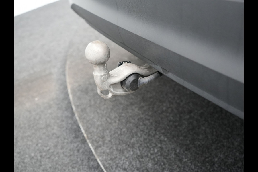 Volkswagen Tiguan 1.5 eHybrid Elegance 204pk Plug In Hybrid | Panodak | Trekhaak af Fabriek | Adaptive Cruise | Head Up | 360 Camera | Alcantara Sportstoelen Massage | 20"L.M | IQ Light | Keyless |