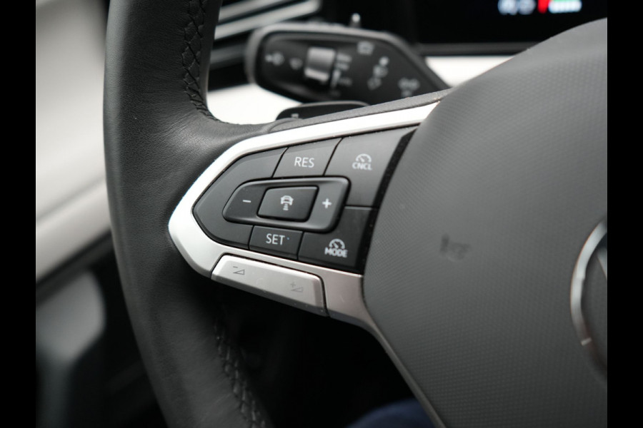 Volkswagen Tiguan 1.5 eHybrid Elegance 204pk Plug In Hybrid | Panodak | Trekhaak af Fabriek | Adaptive Cruise | Head Up | 360 Camera | Alcantara Sportstoelen Massage | 20"L.M | IQ Light | Keyless |