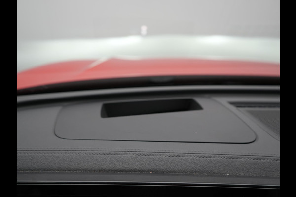 Volkswagen Tiguan 1.5 eHybrid Elegance 204pk Plug In Hybrid | Panodak | Trekhaak af Fabriek | Adaptive Cruise | Head Up | 360 Camera | Alcantara Sportstoelen Massage | 20"L.M | IQ Light | Keyless |