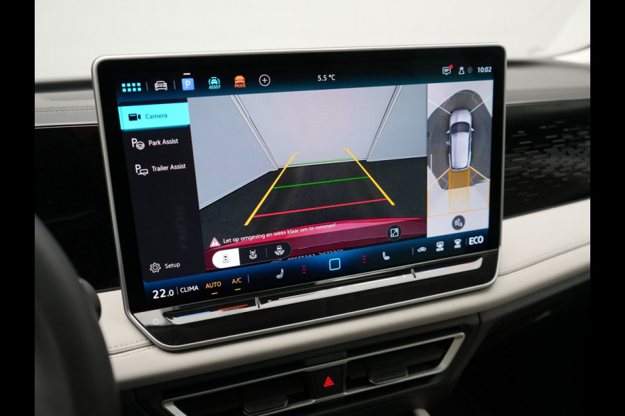 Volkswagen Tiguan 1.5 eHybrid Elegance 204pk Plug In Hybrid | Panodak | Trekhaak af Fabriek | Adaptive Cruise | Head Up | 360 Camera | Alcantara Sportstoelen Massage | 20"L.M | IQ Light | Keyless |