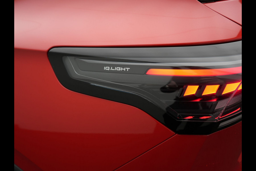 Volkswagen Tiguan 1.5 eHybrid Elegance 204pk Plug In Hybrid | Panodak | Trekhaak af Fabriek | Adaptive Cruise | Head Up | 360 Camera | Alcantara Sportstoelen Massage | 20"L.M | IQ Light | Keyless |