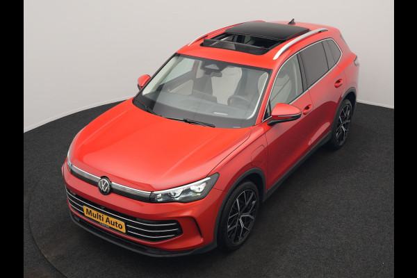 Volkswagen Tiguan 1.5 eHybrid Elegance 204pk Plug In Hybrid | Panodak | Trekhaak af Fabriek | Adaptive Cruise | Head Up | 360 Camera | Alcantara Sportstoelen Massage | 20"L.M | IQ Light | Keyless |