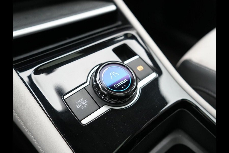 Volkswagen Tiguan 1.5 eHybrid Elegance 204pk Plug In Hybrid | Panodak | Trekhaak af Fabriek | Adaptive Cruise | Head Up | 360 Camera | Alcantara Sportstoelen Massage | 20"L.M | IQ Light | Keyless |