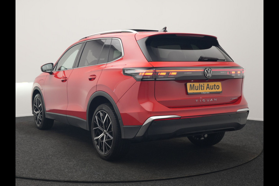 Volkswagen Tiguan 1.5 eHybrid Elegance 204pk Plug In Hybrid | Panodak | Trekhaak af Fabriek | Adaptive Cruise | Head Up | 360 Camera | Alcantara Sportstoelen Massage | 20"L.M | IQ Light | Keyless |