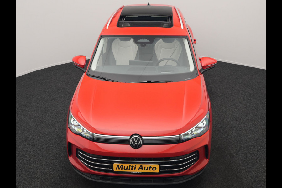 Volkswagen Tiguan 1.5 eHybrid Elegance 204pk Plug In Hybrid | Panodak | Trekhaak af Fabriek | Adaptive Cruise | Head Up | 360 Camera | Alcantara Sportstoelen Massage | 20"L.M | IQ Light | Keyless |