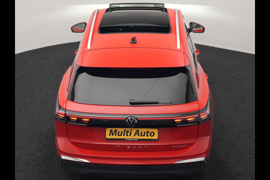 Volkswagen Tiguan 1.5 eHybrid Elegance 204pk Plug In Hybrid | Panodak | Trekhaak af Fabriek | Adaptive Cruise | Head Up | 360 Camera | Alcantara Sportstoelen Massage | 20"L.M | IQ Light | Keyless |