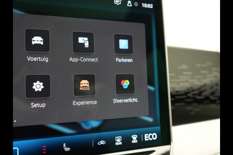 Volkswagen Tiguan 1.5 eHybrid Elegance 204pk Plug In Hybrid | Panodak | Trekhaak af Fabriek | Adaptive Cruise | Head Up | 360 Camera | Alcantara Sportstoelen Massage | 20"L.M | IQ Light | Keyless |