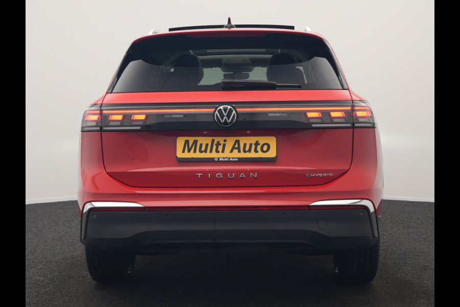 Volkswagen Tiguan 1.5 eHybrid Elegance 204pk Plug In Hybrid | Panodak | Trekhaak af Fabriek | Adaptive Cruise | Head Up | 360 Camera | Alcantara Sportstoelen Massage | 20"L.M | IQ Light | Keyless |