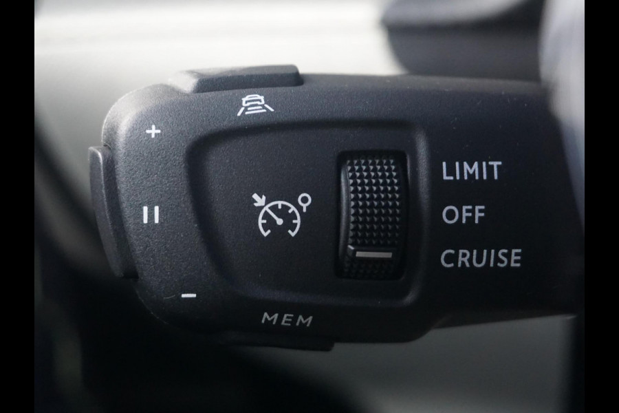Peugeot e-2008 EV GT 54 kWh Keyless entry