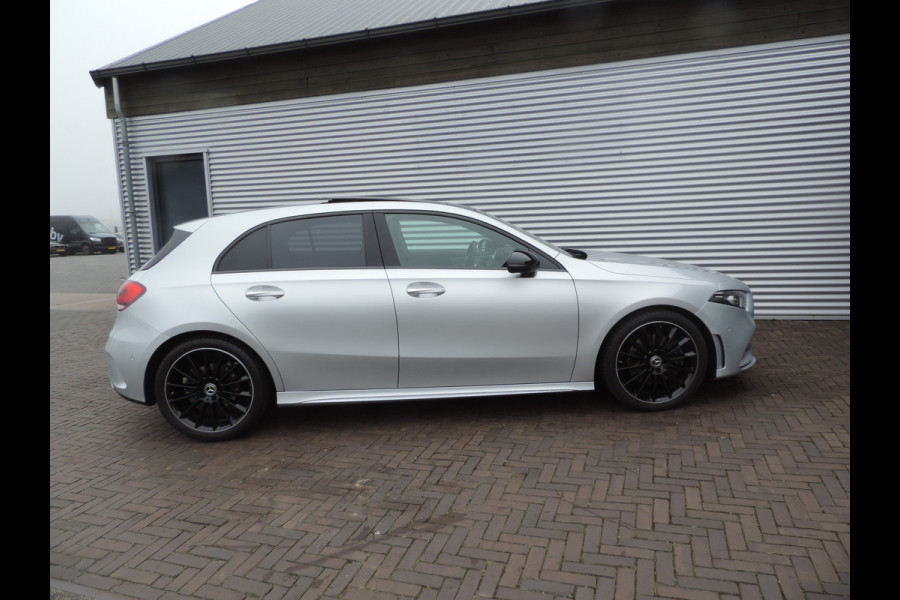 Mercedes-Benz A-Klasse 220 Launch Edition Premium Plus panorama dak sfeerlicht vol vol
