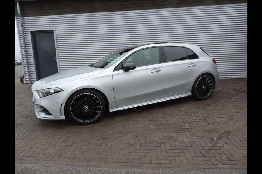 Mercedes-Benz A-Klasse 220 Launch Edition Premium Plus panorama dak sfeerlicht vol vol