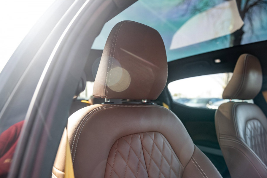 Polestar 2 Long Range Dual Motor Launch Edition 78kWh SOH 92% I BTW I 360 Camera I Luxe leder I Panoramadak I Performance Pack