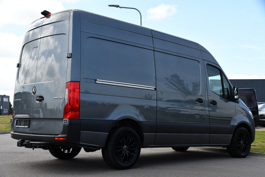 Mercedes-Benz Sprinter 316 2.2 CDI L2H2 RWD PB Edition Camera, Cruise, 3500kg, Trekhaak,  Carplay, 164pk, Stoelverarming, Multimedia, Uniek!