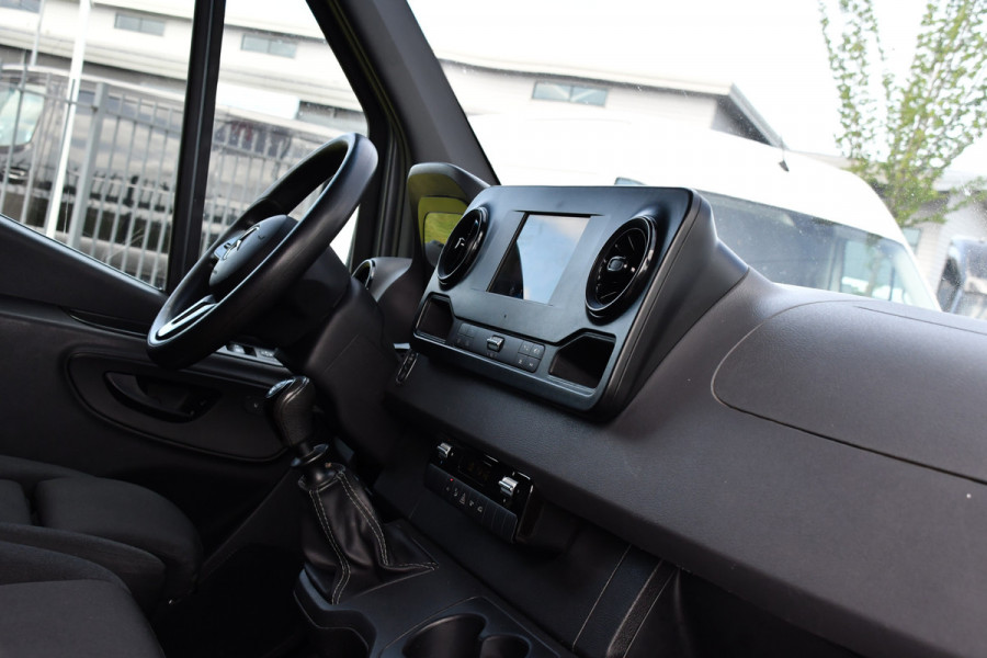 Mercedes-Benz Sprinter 316 2.2 CDI L2H2 RWD PB Edition Camera, Cruise, 3500kg, Trekhaak,  Carplay, 164pk, Stoelverarming, Multimedia, Uniek!