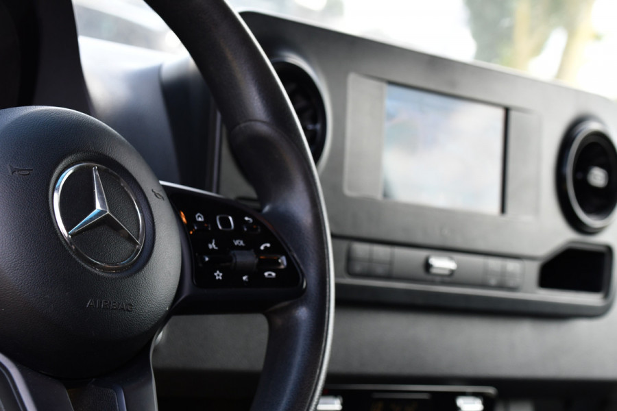 Mercedes-Benz Sprinter 316 2.2 CDI L2H2 RWD PB Edition Camera, Cruise, 3500kg, Trekhaak,  Carplay, 164pk, Stoelverarming, Multimedia, Uniek!