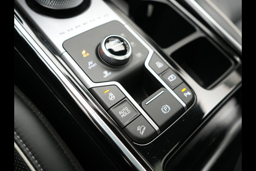 Kia Sorento 1.6 T-GDI 4WD ExecutiveLine PHEV 265pk Dealer O.H | Panodak | Trekhaak Afn. | Adaptive Cruise | Lederen Comfortzetels Ventilatie & Memory | 360 Camera | Head Up | BOSE | Cameraspiegels | Matrix LED | Plug In Hybrid |