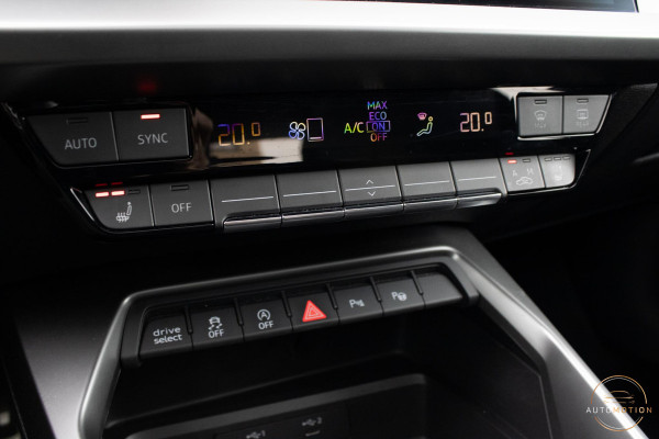 Audi A3 35 TFSI PANO S LINE LEDER CAMERA ELEKTRISCHE STOELEN