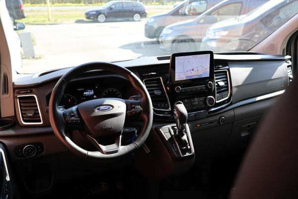 Ford Transit Custom 320 2.0 TDCI 170 PK L2H1 Limited DC | Dubbel Cabine | ACC | BLIS | Elek stoelen | Lederen bekleding | CarPlay | Camera | Navigat | Trekhaak | DAB | Stoelverwarming | Nieuwe APK | 5-Zitter