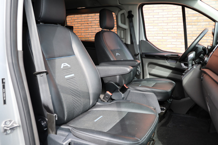 Ford Transit Custom 320 2.0 TDCI 170 PK L2H1 Limited DC | Dubbel Cabine | ACC | BLIS | Elek stoelen | Lederen bekleding | CarPlay | Camera | Navigat | Trekhaak | DAB | Stoelverwarming | Nieuwe APK | 5-Zitter