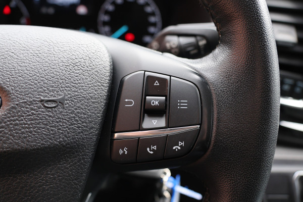 Ford Transit Custom 320 2.0 TDCI 170 PK L2H1 Limited DC | Dubbel Cabine | ACC | BLIS | Elek stoelen | Lederen bekleding | CarPlay | Camera | Navigat | Trekhaak | DAB | Stoelverwarming | Nieuwe APK | 5-Zitter