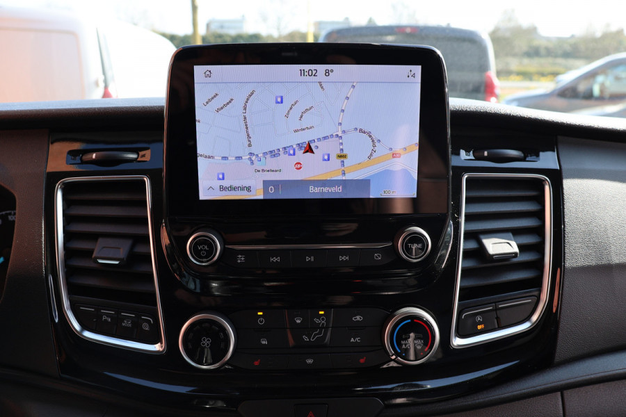 Ford Transit Custom 320 2.0 TDCI 170 PK L2H1 Limited DC | Dubbel Cabine | ACC | BLIS | Elek stoelen | Lederen bekleding | CarPlay | Camera | Navigat | Trekhaak | DAB | Stoelverwarming | Nieuwe APK | 5-Zitter