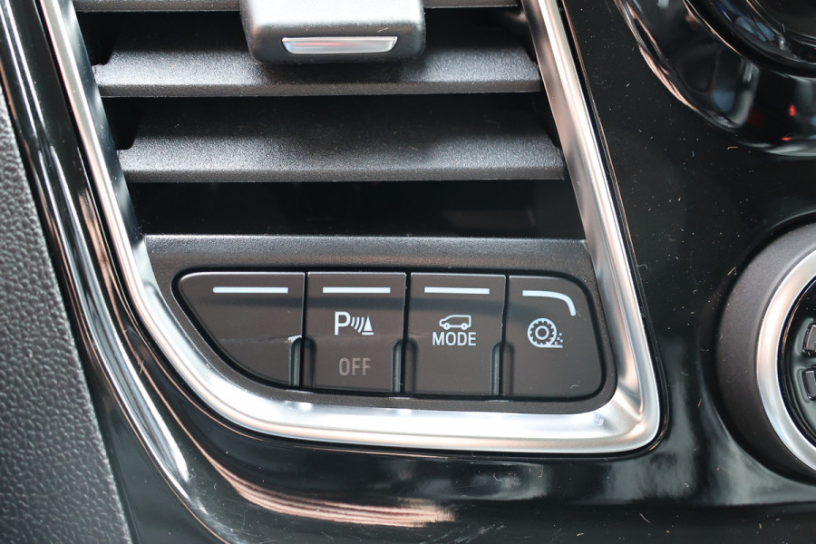 Ford Transit Custom 320 2.0 TDCI 170 PK L2H1 Limited DC | Dubbel Cabine | ACC | BLIS | Elek stoelen | Lederen bekleding | CarPlay | Camera | Navigat | Trekhaak | DAB | Stoelverwarming | Nieuwe APK | 5-Zitter