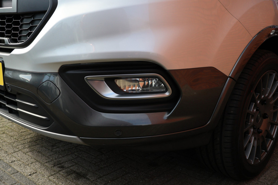 Ford Transit Custom 320 2.0 TDCI 170 PK L2H1 Limited DC | Dubbel Cabine | ACC | BLIS | Elek stoelen | Lederen bekleding | CarPlay | Camera | Navigat | Trekhaak | DAB | Stoelverwarming | Nieuwe APK | 5-Zitter