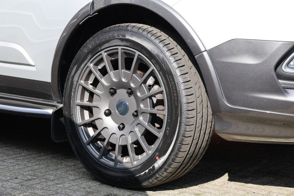 Ford Transit Custom 320 2.0 TDCI 170 PK L2H1 Limited DC | Dubbel Cabine | ACC | BLIS | Elek stoelen | Lederen bekleding | CarPlay | Camera | Navigat | Trekhaak | DAB | Stoelverwarming | Nieuwe APK | 5-Zitter