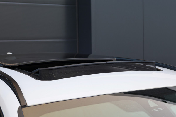 BMW X1 sDrive20i Executive Edition | NAP! | DEALER.OND | PANO | HUD | TREKHAAK | STOELVERWARMING |