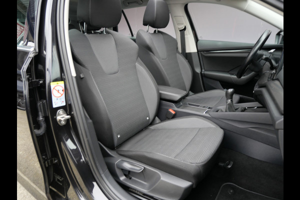 Škoda Octavia Combi 1.0 TSI BUSINESS | PANORAMA | DIGI DASH | LED | TREKHAAK | DEALER O-H!!