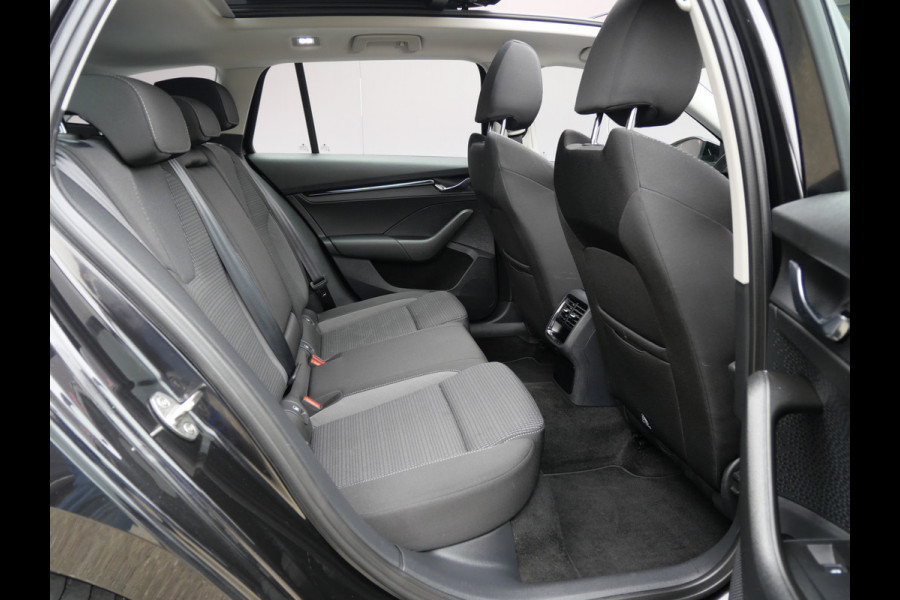 Škoda Octavia Combi 1.0 TSI BUSINESS | PANORAMA | DIGI DASH | LED | TREKHAAK | DEALER O-H!!