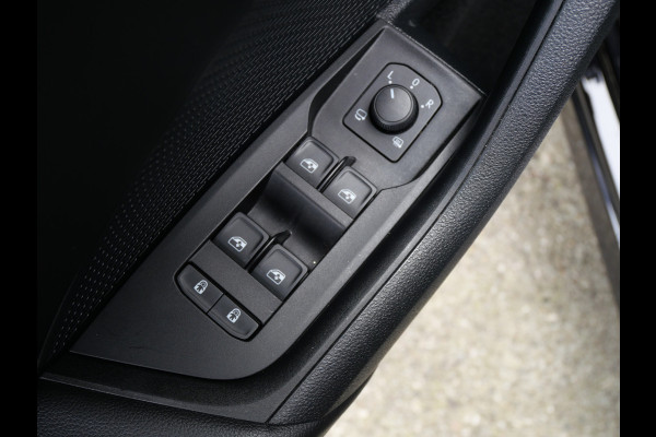 Škoda Octavia Combi 1.0 TSI BUSINESS | PANORAMA | DIGI DASH | LED | TREKHAAK | DEALER O-H!!