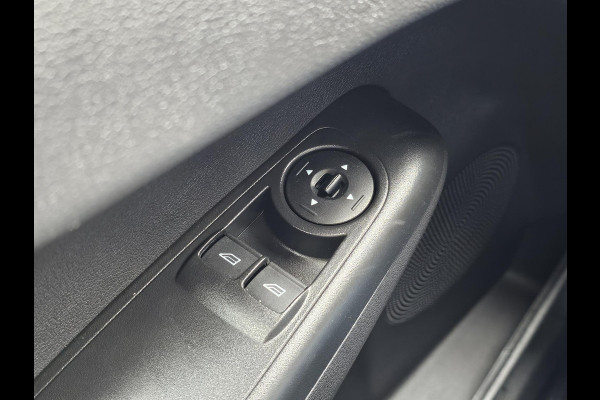 Ford Transit Courier 1.0 EcoBoost Trend Nieuwstaat | Airco | Bluetooth | Multifunctioneel stuur | Neerklapbare passagiersstoel |