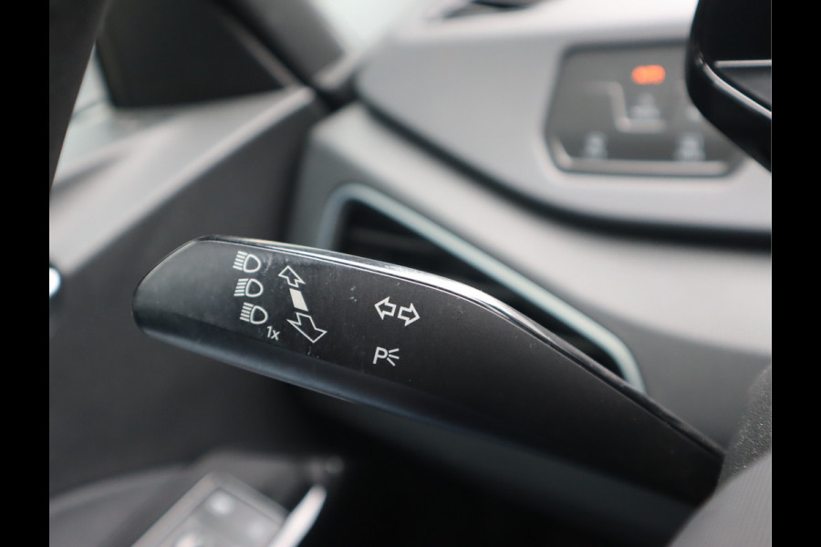 Volkswagen ID.3 Pro 58 kWh Stoel/Stuurverw / Navi / Climate / Apple carplay Btw auto