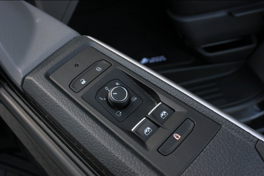 Volkswagen Transporter 2.0 TDI L2H1 BULLI DUBBEL CABINE 150PK 2023 JB- EDITON / ACTIVE DISPLAY / VERLAGINGSVEREN / APPLE CARPLAY