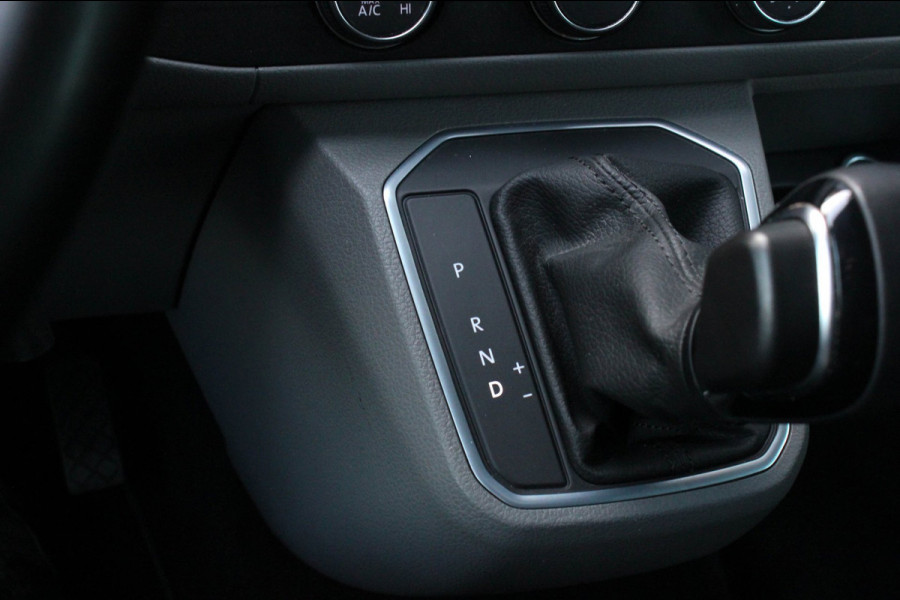 Volkswagen Transporter 2.0 TDI L2H1 BULLI DUBBEL CABINE 150PK 2023 JB- EDITON / ACTIVE DISPLAY / VERLAGINGSVEREN / APPLE CARPLAY