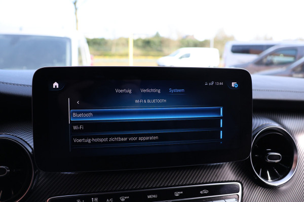 Mercedes-Benz V-Klasse 300d DC | 4-MATIC | AMG | 360 Camera | Stoelventilatie | CarPlay | Navigatie | Lederen bekleding | Elek schuifdeuren | LED Koplampen | Elek achterklep | DAB | Nieuwe APK | BPM Vrij | Facelift | 4x4