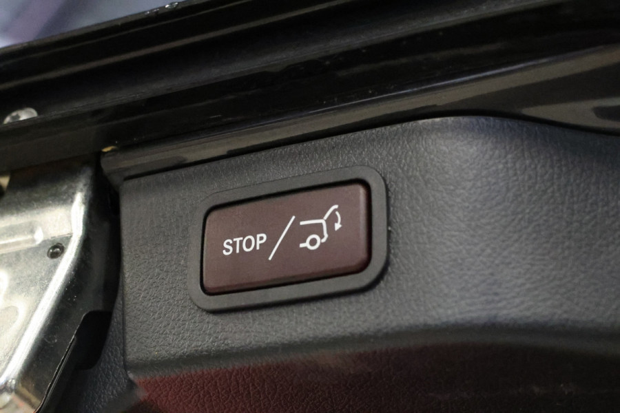 Mercedes-Benz V-Klasse 300d DC | 4-MATIC | AMG | 360 Camera | Stoelventilatie | CarPlay | Navigatie | Lederen bekleding | Elek schuifdeuren | LED Koplampen | Elek achterklep | DAB | Nieuwe APK | BPM Vrij | Facelift | 4x4