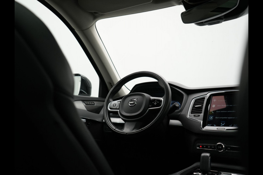 Volvo XC90 T8 Recharge AWD Inscription PHEV 456pk Dealer O.H | Panodak | Adaptive Cruise | Harmen / Kardon | Lederen Sportstoelen Memory & Verwarmd | Camera | Pilot Assist | Keyless | Apple Carplay | Navigatie | Virtual | DAB | Plug In Hybrid |
