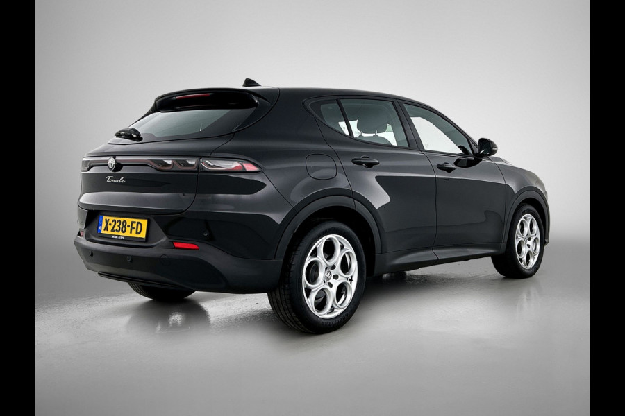 Alfa Romeo Tonale 1.5T 131PK Automaat Sprint / Pdc.V+A / Stoel+Stuur verwarming / Navigatie / Lmv / Adaptive Cruise / Carplay / Apk 10-2027