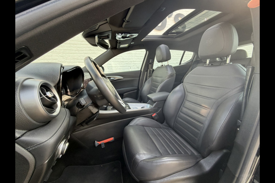 Alfa Romeo Tonale 1.5T Hybrid Ti Panorama Pdc+Camera Carplay Cruise Mem. Seats Stoelverwarming/ventilatie Stuurverwarming